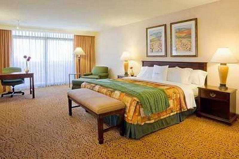 Doubletree By Hilton San Jose Hotel Room photo